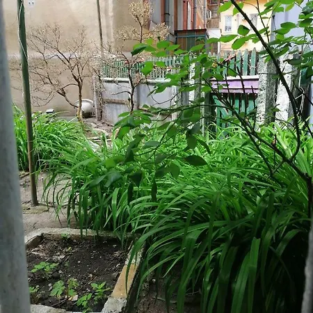 Вулиця Лейтенанта Шмидта Apartment *